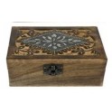 Caja de madera india tallada